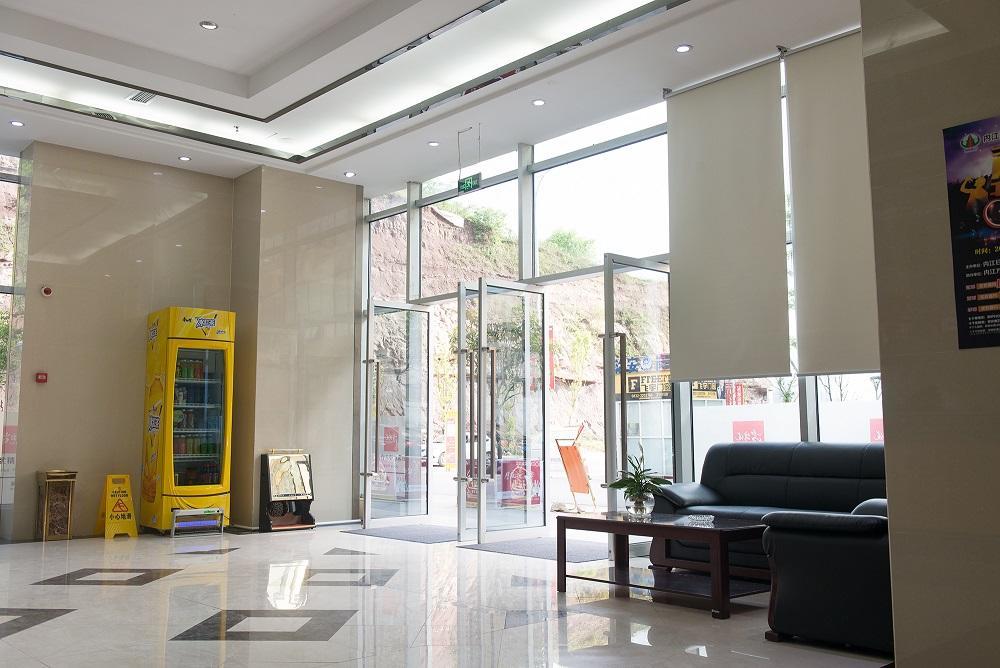 Thank Inn Plus Hotel Sichuan Neijiang Hongxing Red Star Macalline Exteriör bild